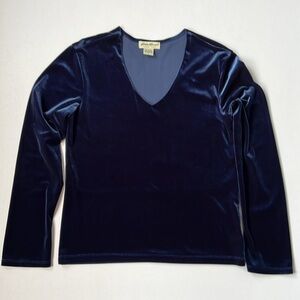 Eddie Bauer v-neck velour top